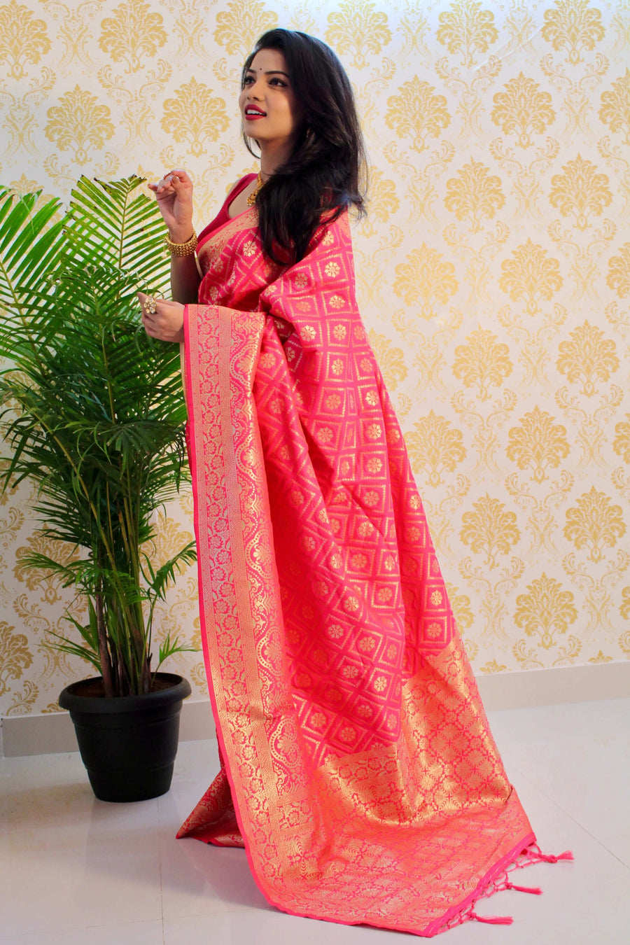 Maroon Handloom Cotton Saree | Floral Print & Royal Procession Pallu – Buy Online