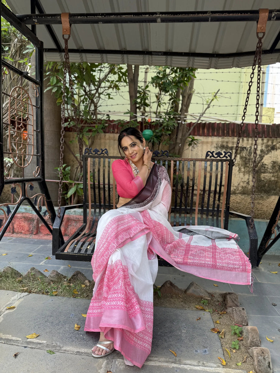 Elegant White Pure Linen Digital Printed Saree with Chevron Design and Intricate Red-Black Geometric Pallu – Tassel Details and Matching Blouse Piece