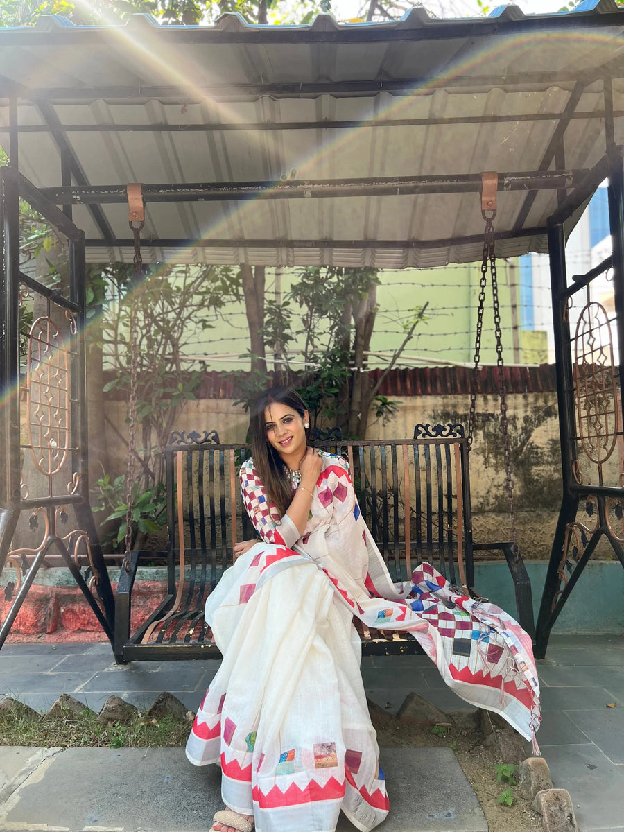 Elegant White and Pink Pure Linen Digital Printed Saree with Black Border, Tassels, and Blouse Piece – Intricate Floral and Geometric Design