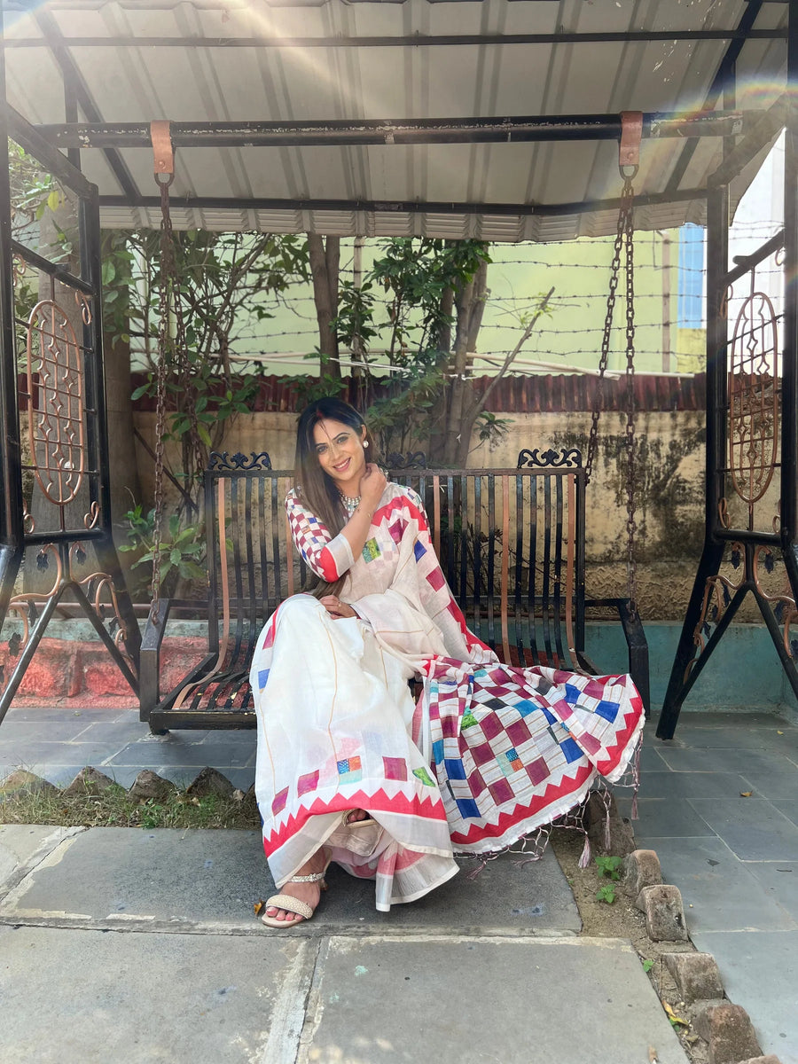 Elegant White and Pink Pure Linen Digital Printed Saree with Black Border, Tassels, and Blouse Piece – Intricate Floral and Geometric Design